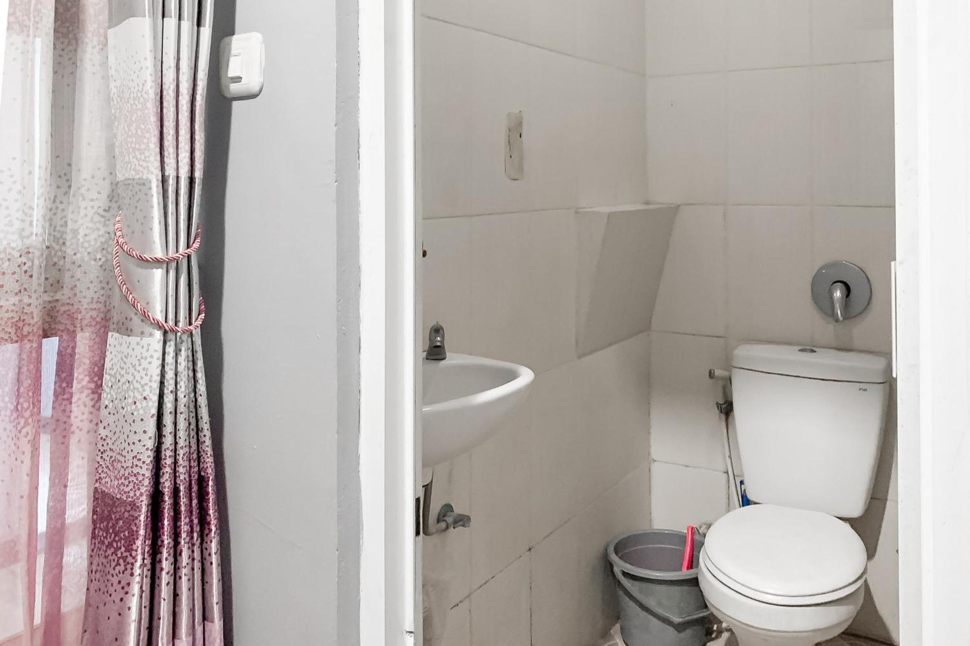 Karins Guesthouse Syariah Redpartner 万隆 外观 照片