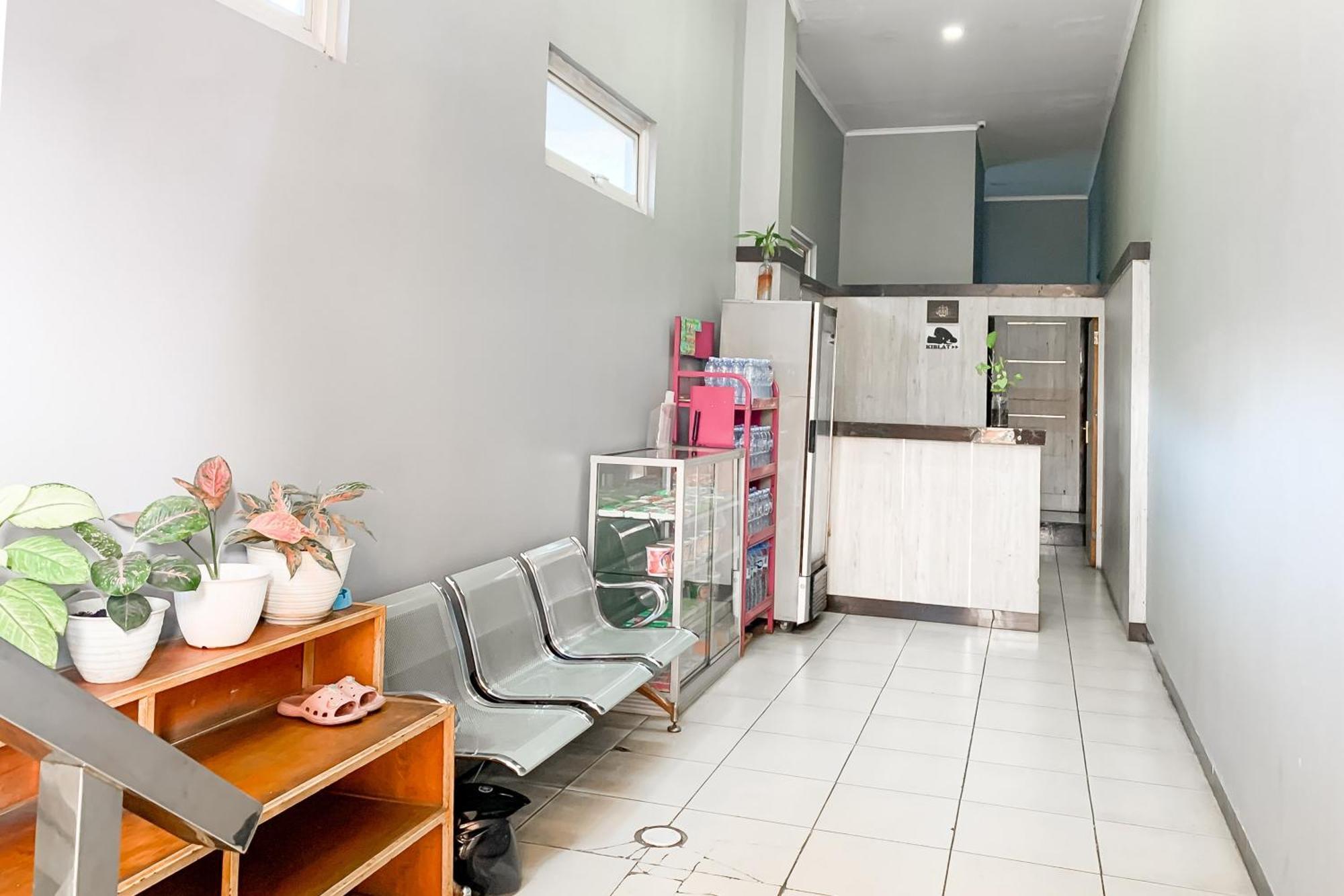 Karins Guesthouse Syariah Redpartner 万隆 外观 照片